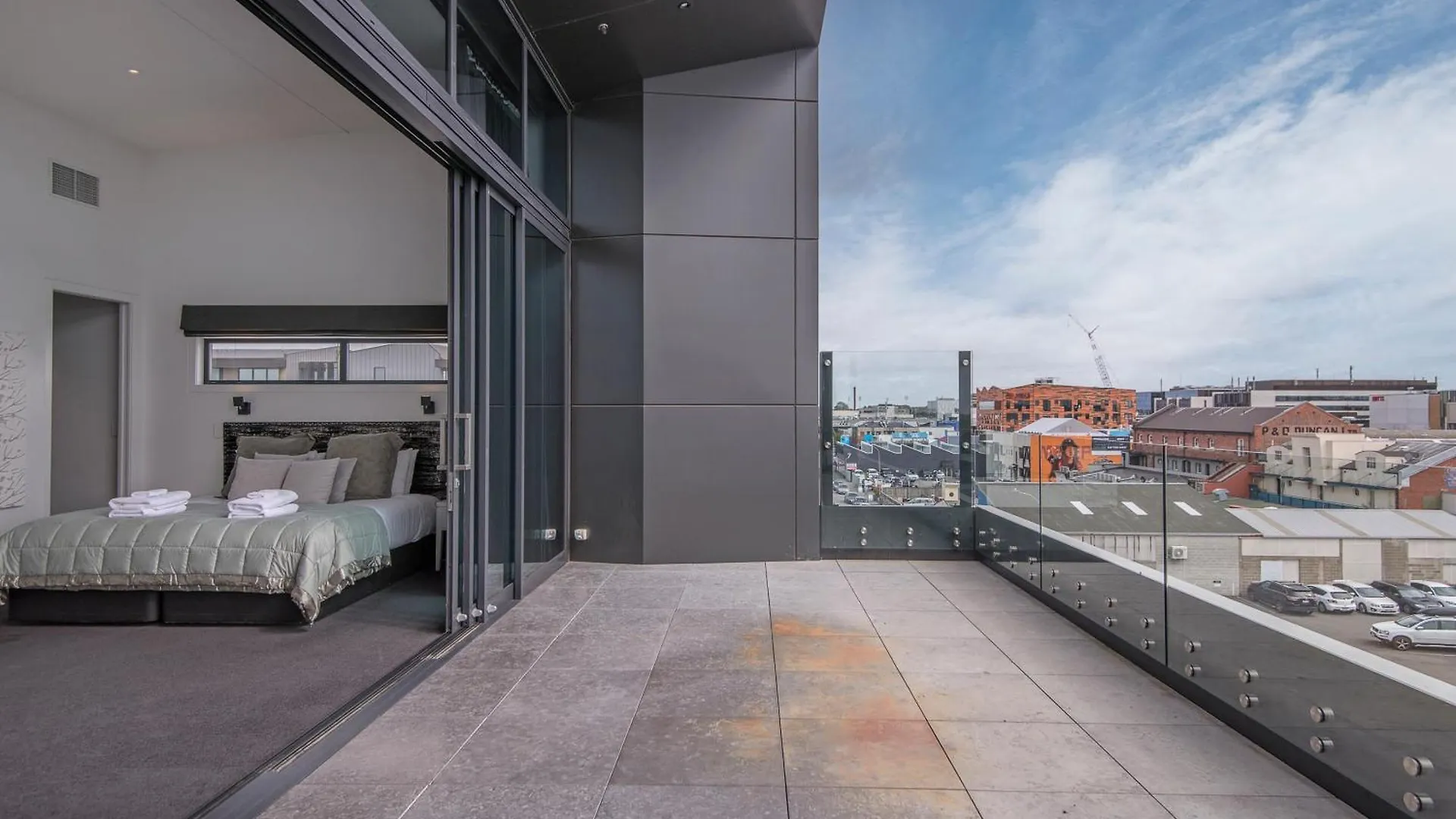 아파트 Penthouse In The City 크라이스트처치